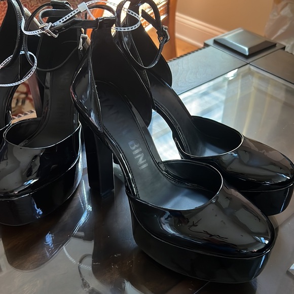 Gianni Bini Devi Patent Ankle Strap Platform Pumps - Picture 9 of 11